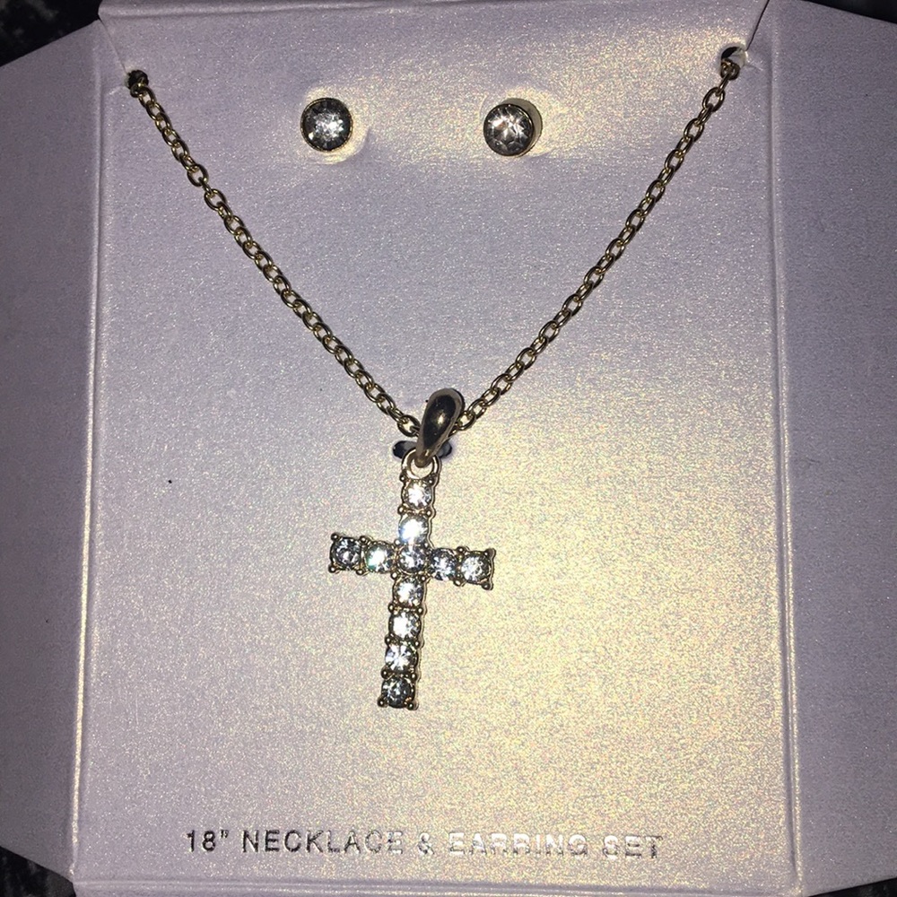 Earring and necklace set